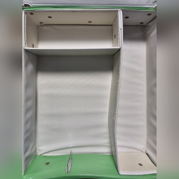 Vintage World of Barbie Doll Case - Picture 6 of 8